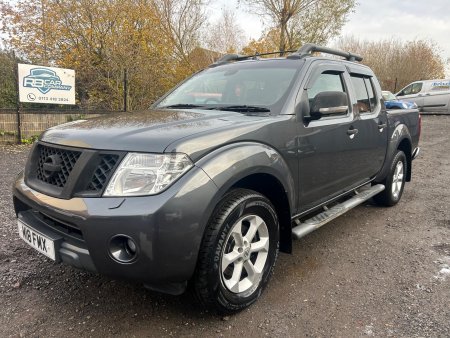 NISSAN NAVARA 2.5 dCi Tekna Auto 4WD Euro 4 4dr